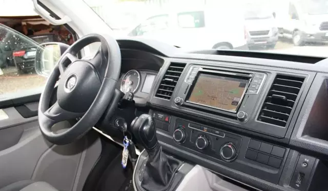 VOLKSWAGEN TRANSPORTER 