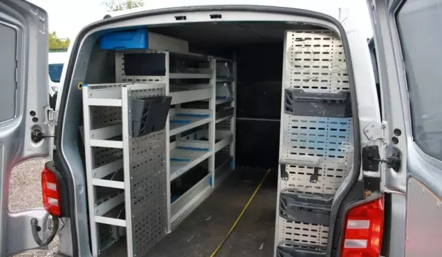 VOLKSWAGEN TRANSPORTER 