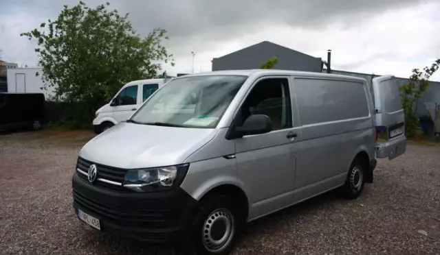 VOLKSWAGEN TRANSPORTER 