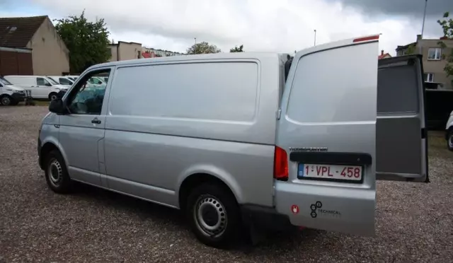 VOLKSWAGEN TRANSPORTER 