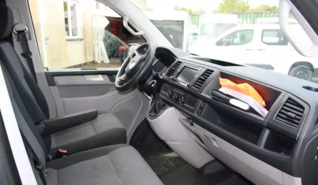 VOLKSWAGEN TRANSPORTER 