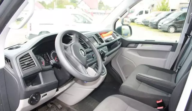 VOLKSWAGEN TRANSPORTER 