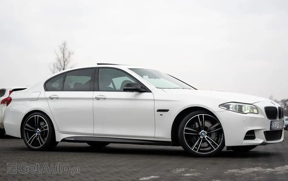BMW Seria 5 M550d xDrive Sport-Aut