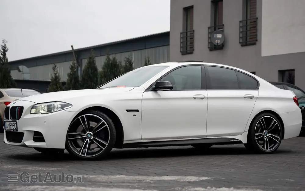 BMW Seria 5 M550d xDrive Sport-Aut