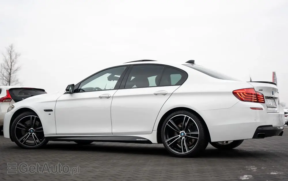 BMW Seria 5 M550d xDrive Sport-Aut