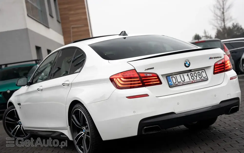 BMW Seria 5 M550d xDrive Sport-Aut