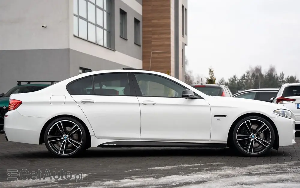 BMW Seria 5 M550d xDrive Sport-Aut