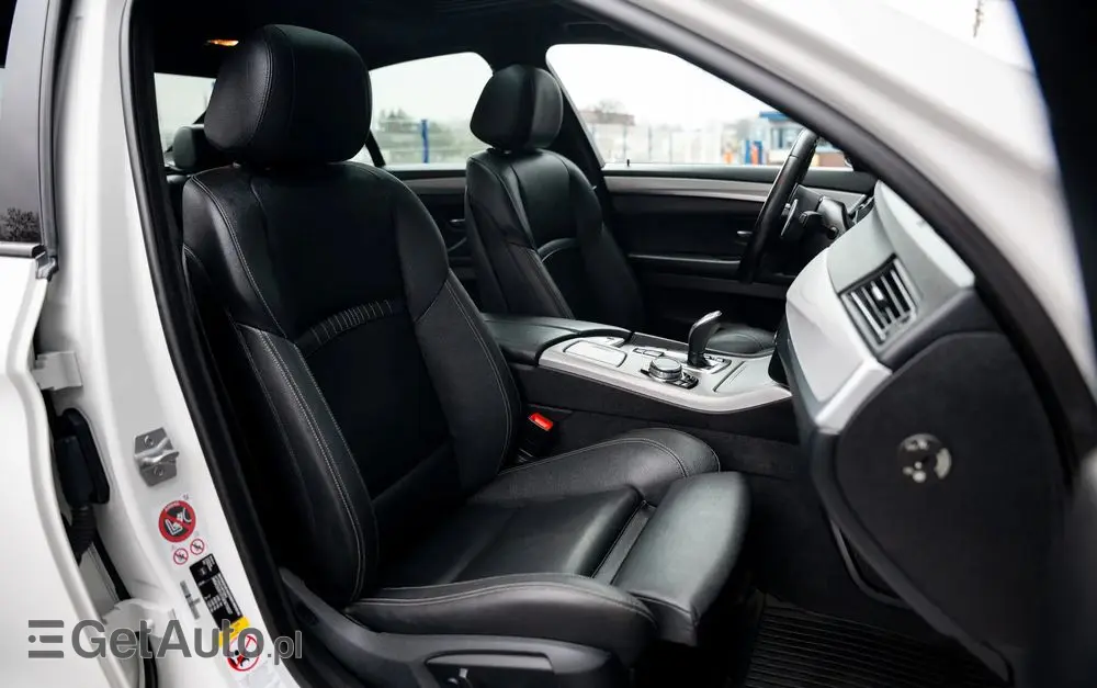 BMW Seria 5 M550d xDrive Sport-Aut