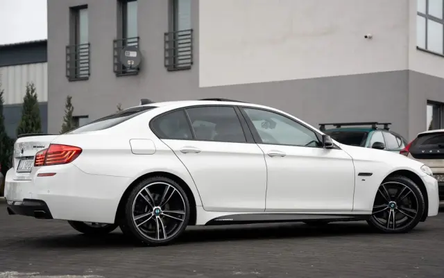 BMW Seria 5 M550d xDrive Sport-Aut