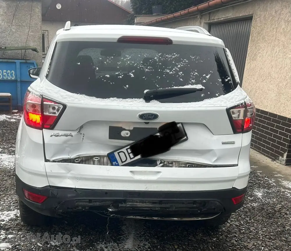 FORD Kuga 1.5 EcoBoost 2x4 Titanium