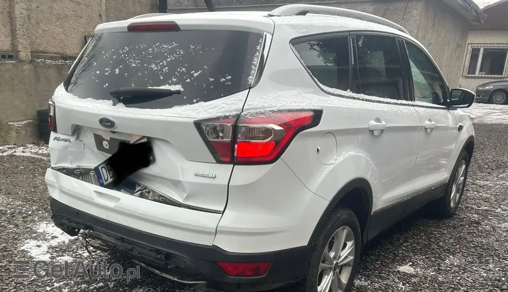 FORD Kuga 1.5 EcoBoost 2x4 Titanium