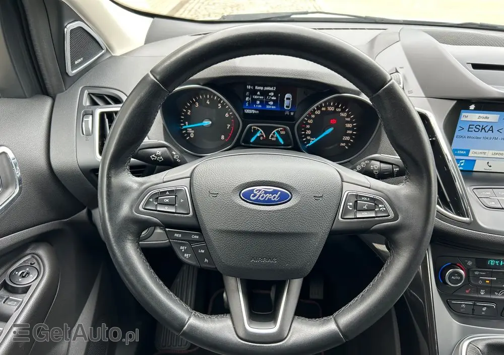 FORD Kuga 1.5 EcoBoost 2x4 Titanium