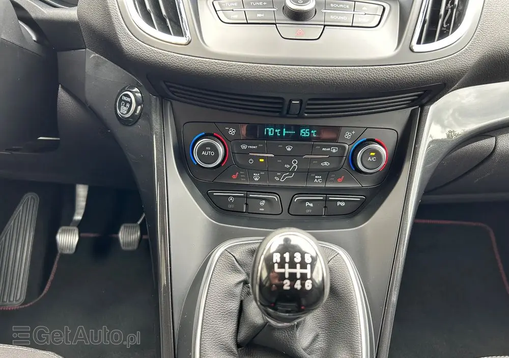 FORD Kuga 1.5 EcoBoost 2x4 Titanium