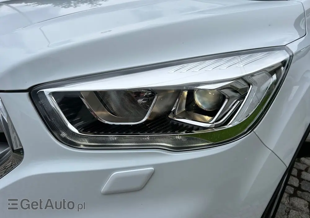 FORD Kuga 1.5 EcoBoost 2x4 Titanium