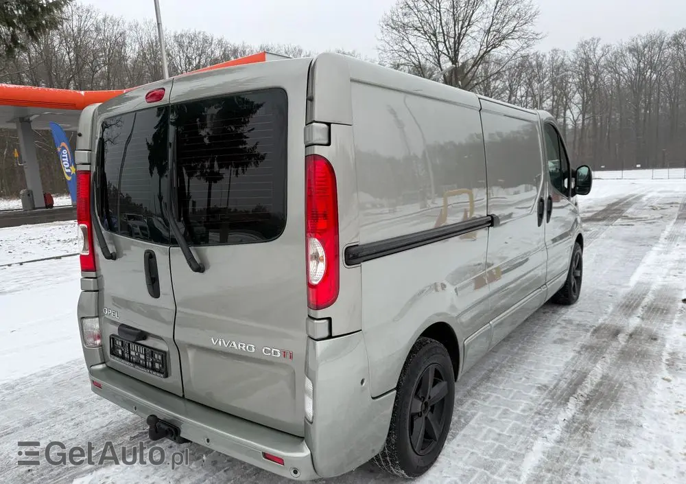 OPEL Vivaro 