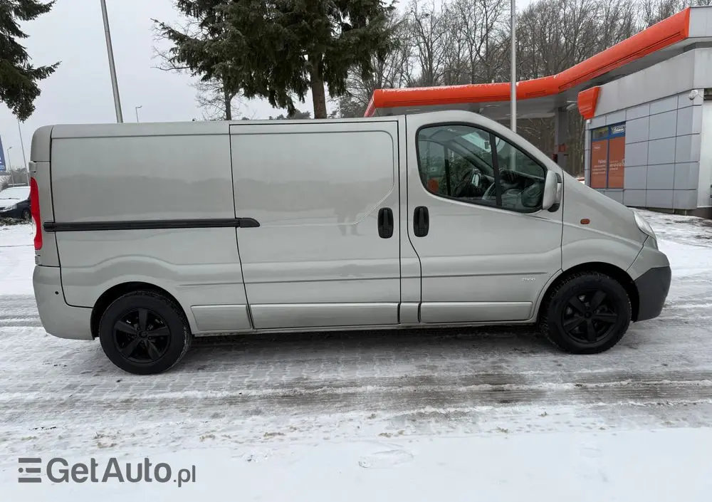 OPEL Vivaro 