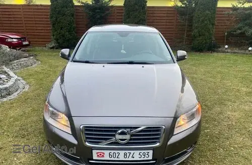 VOLVO S80 