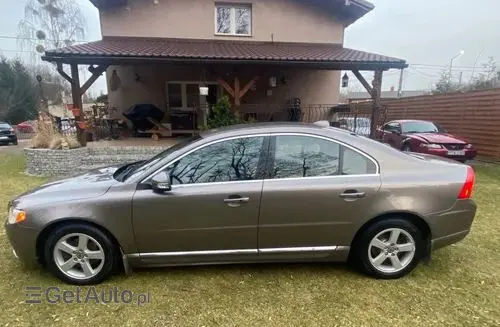 VOLVO S80 