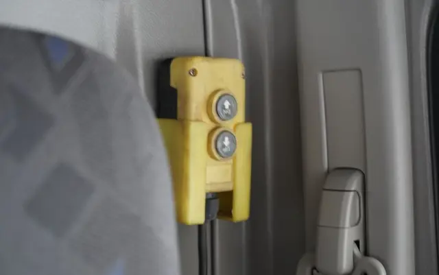 RENAULT MAXITY 140 DXI / WYWROTKA /+ HDS FASSI F22A / 995 KG UDŹWIG / WYSÓW 5,5 M / SPROWADZONY 