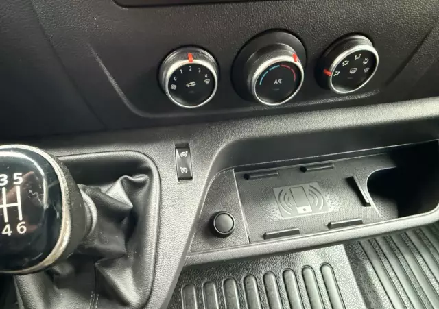 RENAULT Master L2H2  DCI 150 Brygadówka 6 osoby Klima Navi 