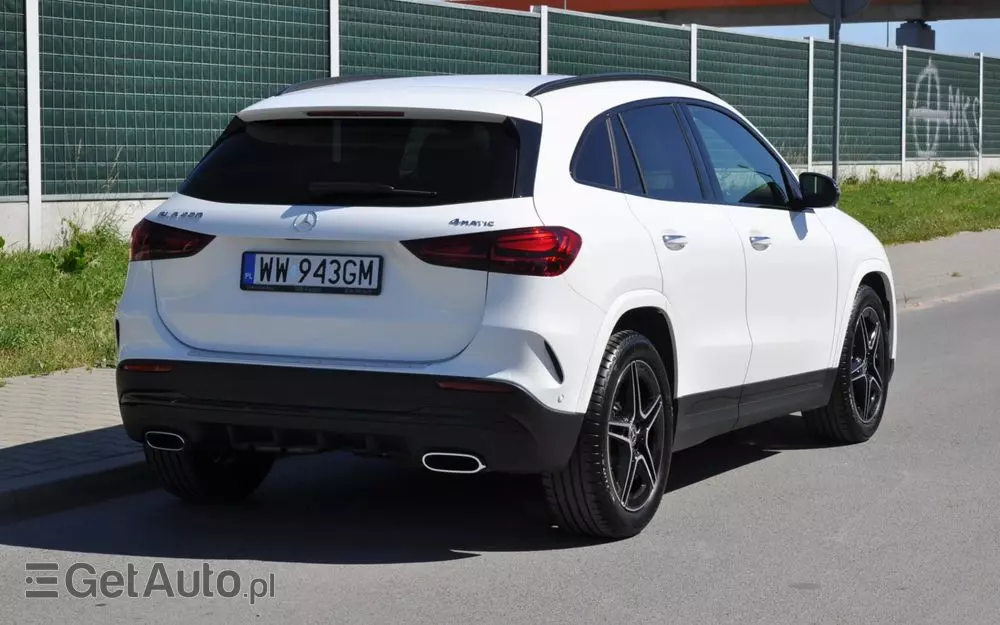 MERCEDES-BENZ GLA 