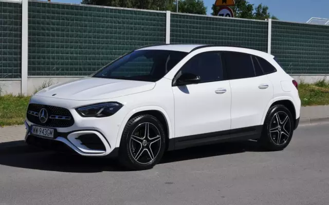 MERCEDES-BENZ GLA 