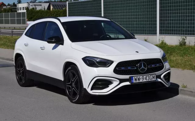 MERCEDES-BENZ GLA 