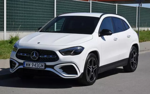 MERCEDES-BENZ GLA 