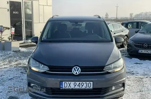 VOLKSWAGEN Touran 