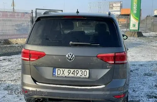 VOLKSWAGEN Touran 