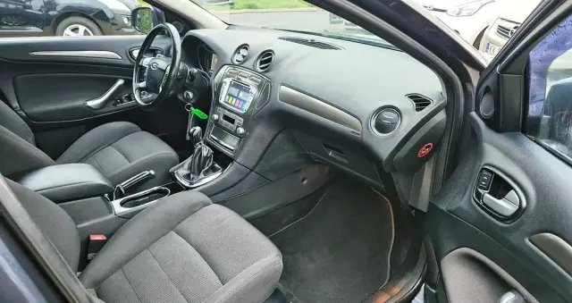 FORD Mondeo 2.0 FF Platinium X Plus (Titanium)