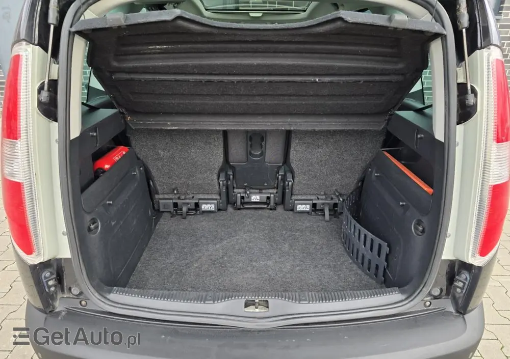 SKODA Roomster 1.6 TDI DPF Scout PLUS EDITION