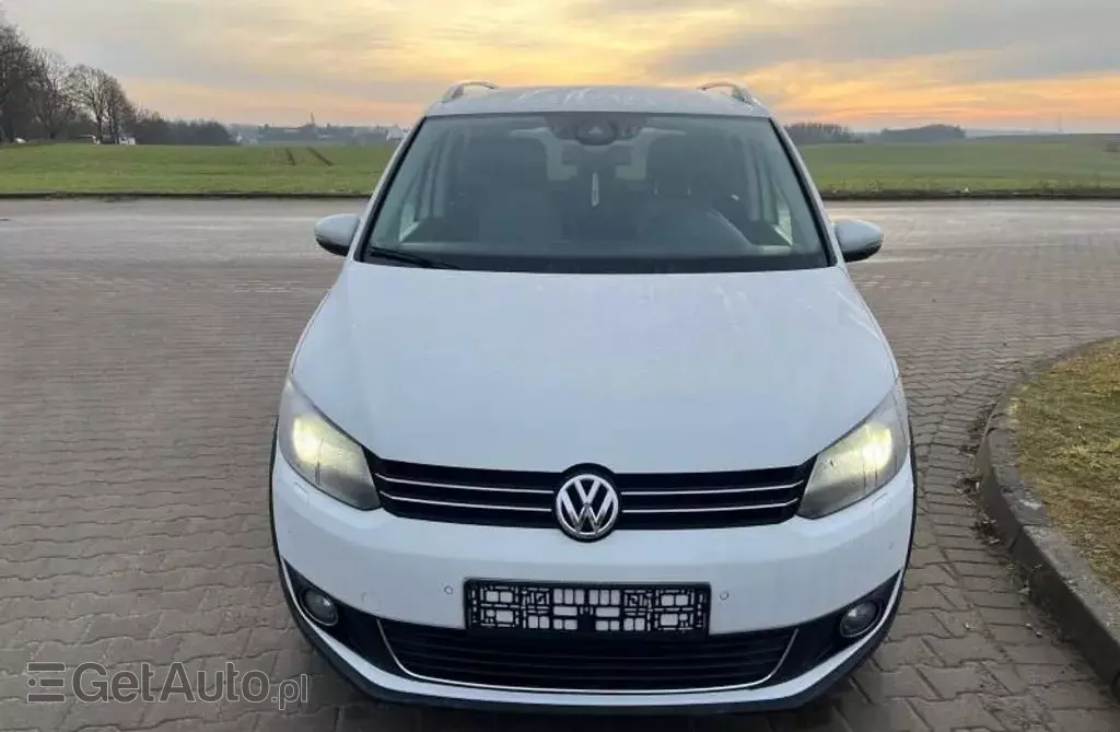 VOLKSWAGEN Touran 