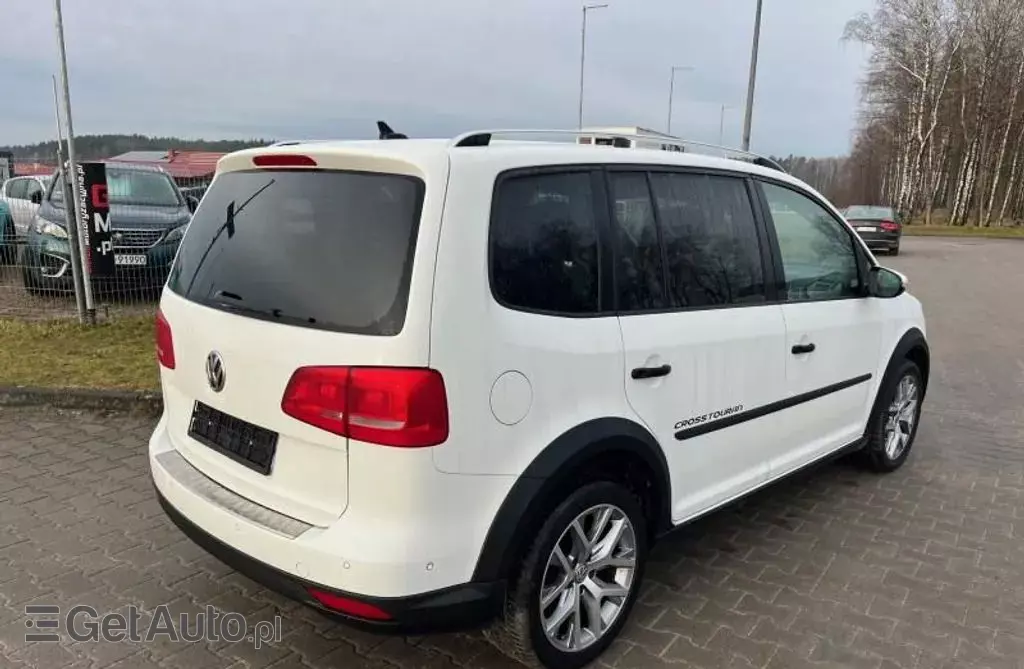 VOLKSWAGEN Touran 