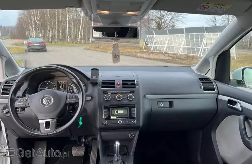 VOLKSWAGEN Touran 