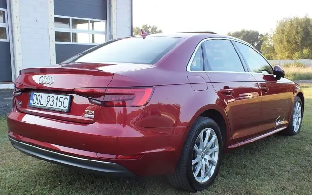 AUDI A4 Limousine 