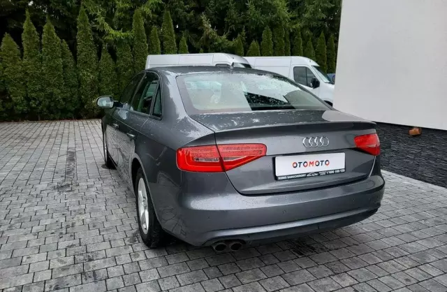 AUDI A4 