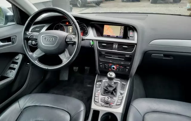 AUDI A4 