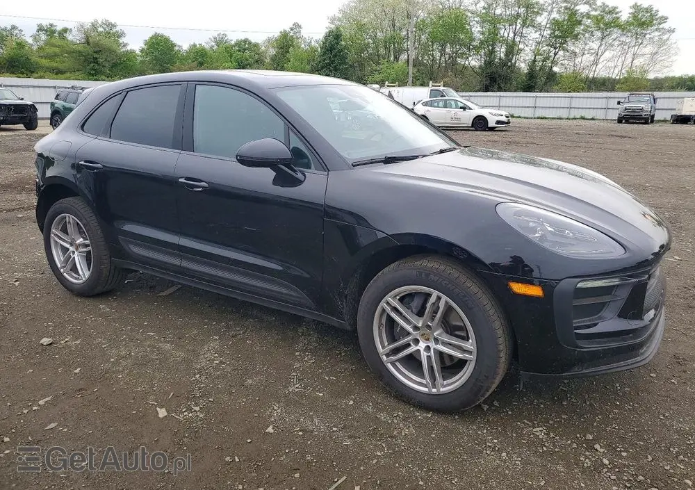 PORSCHE Macan Standard