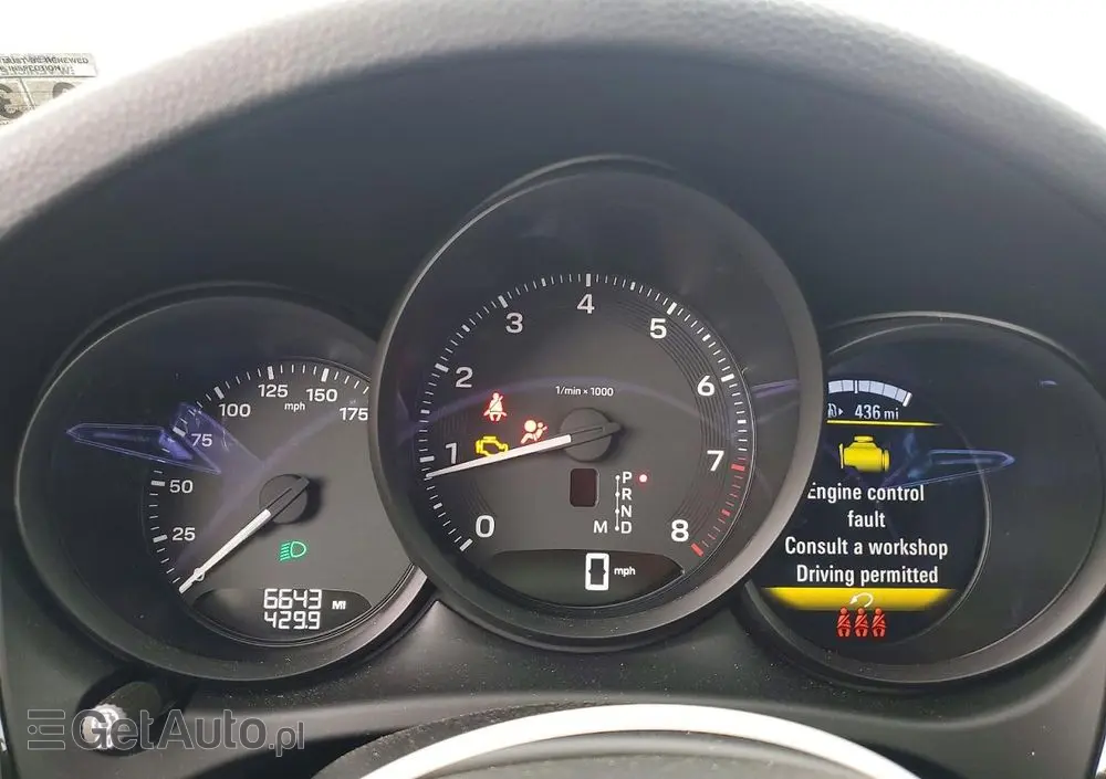 PORSCHE Macan Standard