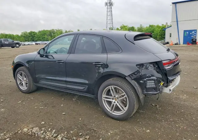 PORSCHE Macan Standard