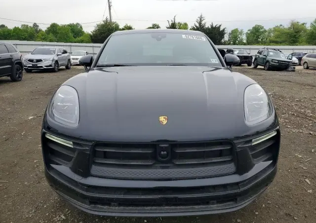 PORSCHE Macan Standard