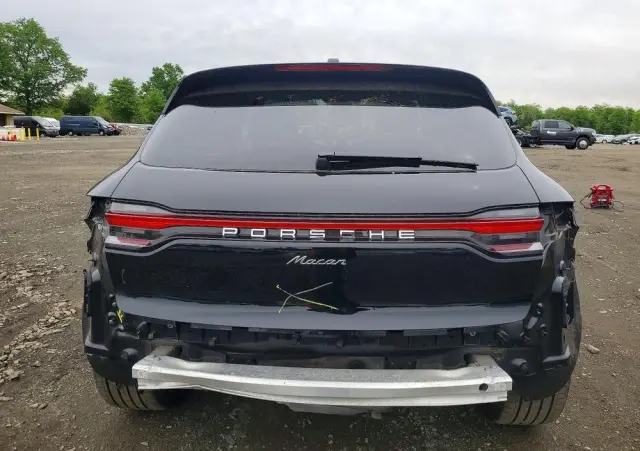 PORSCHE Macan Standard