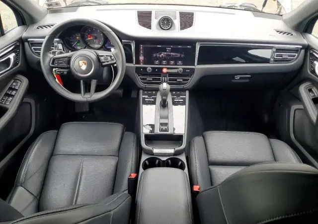PORSCHE Macan Standard