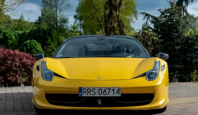 FERRARI 458 