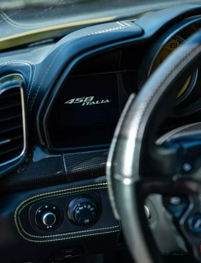 FERRARI 458 