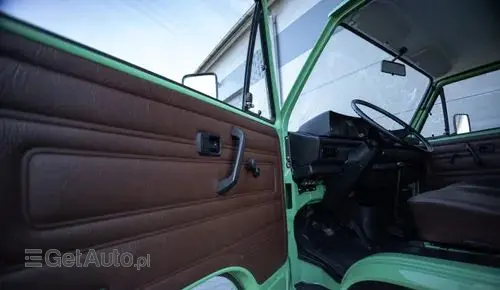 VOLKSWAGEN TRANSPORTER 