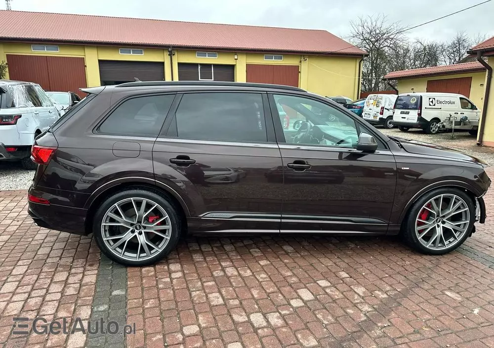 AUDI Q7 60 TFSI e PHEV Quattro S Line Tiptr