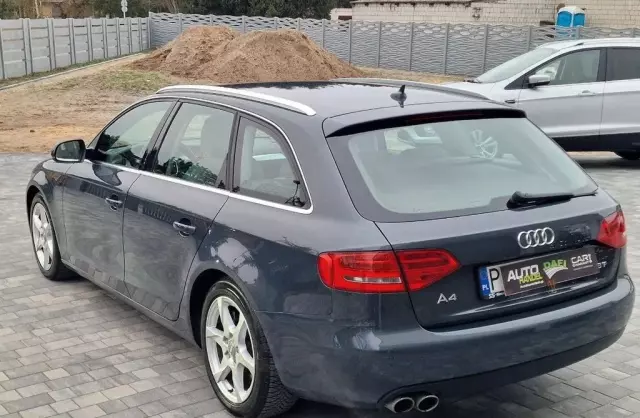 AUDI A4 