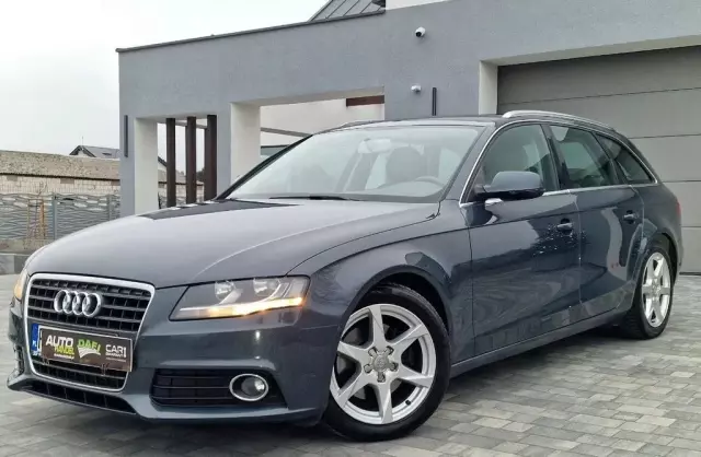 AUDI A4 